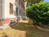 Vor dem Haus - 