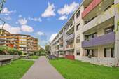 Ansicht Balkon - 3 Zimmer Etagenwohnung zum Kaufen in Freiburg
