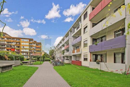 Ansicht Balkon - 3 Zimmer Etagenwohnung zum Kaufen in Freiburg