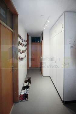 Flur / Diele - 3 Zimmer Etagenwohnung in Freiburg