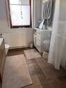 Badezimmer - Etagenwohnung mit 81,00 m&sup2; in Eschau zur Miete