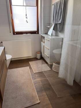 Badezimmer - Etagenwohnung mit 81,00 m&sup2; in Eschau zur Miete