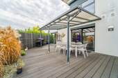 Überdachte, großzügige Terrasse - 