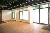 Raum 1 - N-Ziegelstein: Büro-Ladenfläche (ca. 192,5 m²), Fensterfront, verkehrsgünstige Lage