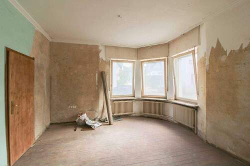 Wohnzimmer - 5 Zimmer Einfamilienhaus zum Kaufen in Hagen