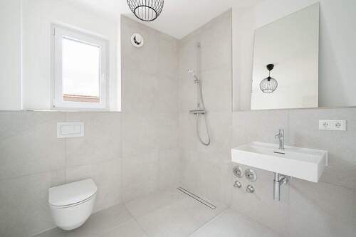 zusätzliches Duschbad - 