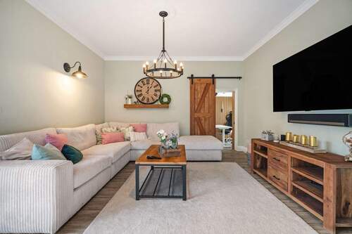 Wohnzimmer - 6 Zimmer Einfamilienhaus in Berlin