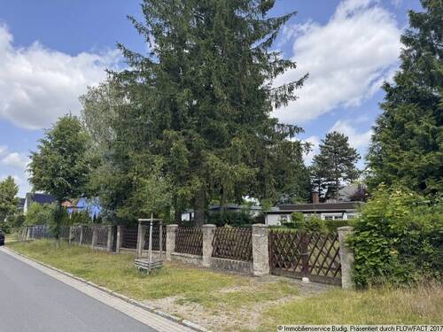 Wohngebietsstraße - rechts befindet sich das Grundstück - Grundstück zum Kaufen in Neuenhagen