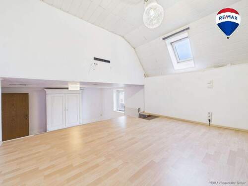 REMAX Immobilien DeLux Einfamilienhaus Schlafzimmer Blieskastel Mark Matthias Borowicz - 