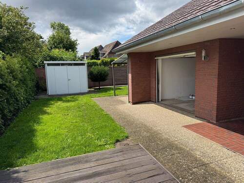 Garten Teilansicht / Garage - 
