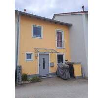 Attraktives Reihenhaus mit Terrasse und Garten in Schrobenhausen