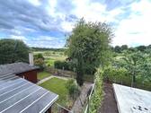 Ausblick in den Garten. - 
