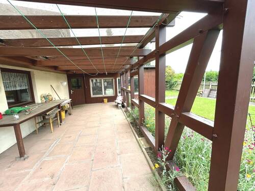 überdachte Terrasse mit... - 