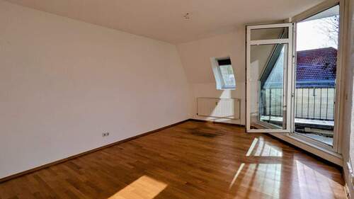 Wohnzimmer - 2 Zimmer Etagenwohnung zum Kaufen in Berlin