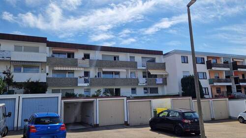 Außenansicht - 3-Zimmer-Wohnung mit schöner Aussicht und vielseitigem Potenzial in VS-Wöschhalde