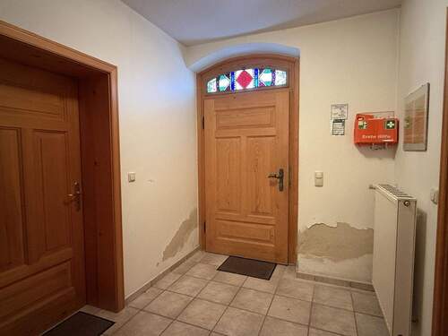 Flur mit Haustüre - 4 Zimmer Einfamilienhaus in Stubenberg