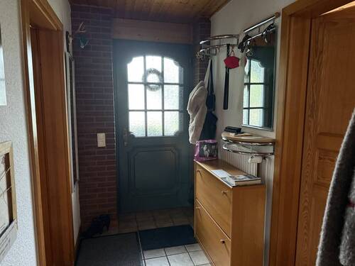 Haustür und Flur des OG - 