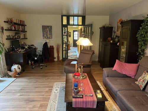 ...mit direkten Zugang zur Terrasse und in den Gar - 5 Zimmer Mehrfamilienhaus, Wohnhaus in Weyhe