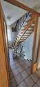 Treppenaufgang mit Lift - 