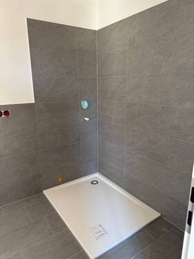 Dusche kurz vor Fertigstellung - 