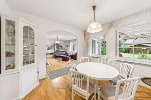 Essbereich mit Blickrichtung zum Wohnbereich - 