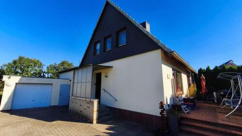 Seitenansicht - Hauseingang - 