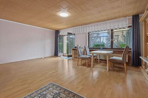 Wohn- und Esszimmer - 6 Zimmer Doppelhaushälfte in Dettenheim-Rußheim