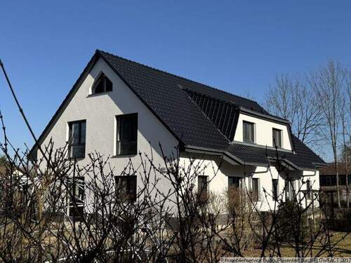 Ansicht von der Straße - 5 Zimmer Doppelhaushälfte zum Kaufen in Werneuchen