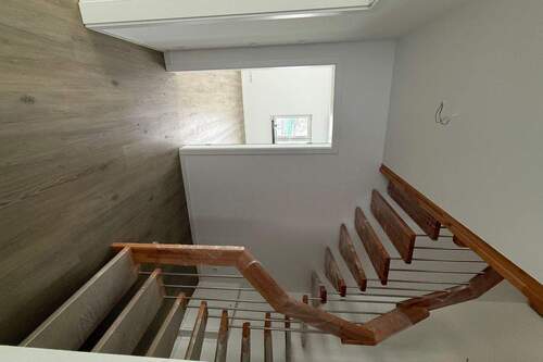 Treppe ins Obergeschoss - 
