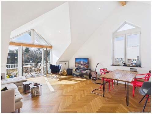 Wohnzimmer - 4 Zimmer Etagenwohnung zur Miete in München / Allach-Untermenzing