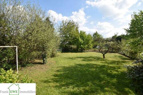 Garten; Grundstück mit Altbestand zum Kauf in Düsseldorf Urdenbach - Grundstück zum Kaufen in Düsseldorf / Urdenbach