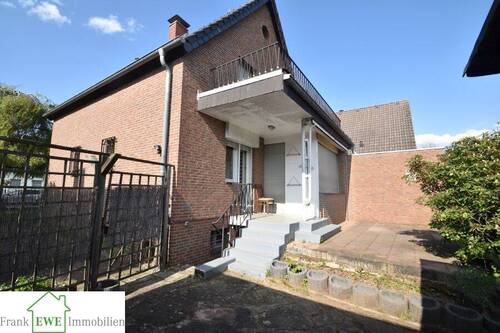 Terrasse, Grundstück mit Altbestand zum Kauf in Düsseldorf Urdenbach - 