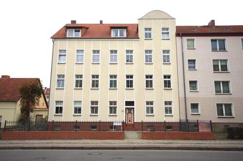 Hausansicht - Sehr schöne 3-Zimmer-Altbauwohnung in bester Lage von Rathenow