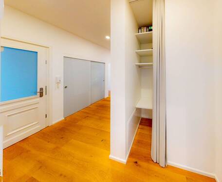 Flur - 4 Zimmer Etagenwohnung zum Kaufen in Stuttgart