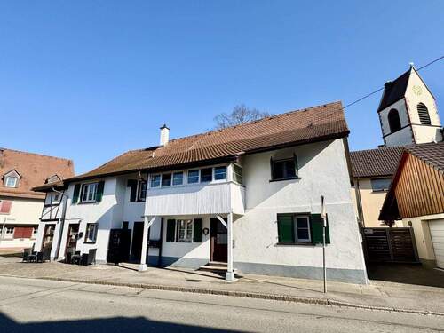 Wohnhaus mit Gewerbeeinheit - 