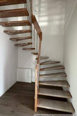 Treppe ins Obergeschoss - 