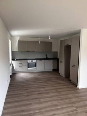 Bild 1 - Frisch sanierte, sehr helle 3-Zimmer-Wohnung mit Balkon in Planegg (Erstbezug)