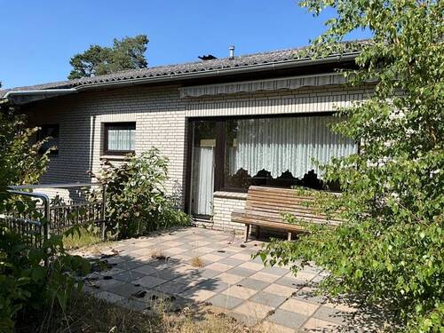 Terrasse - Sanierungsbedürftiges Einfamilienhaus mit großem Potenzial in Ummern bei Gifhorn