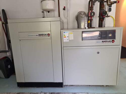 Heizungsanlage mit Warmwasserspeicher aus 1994 - 