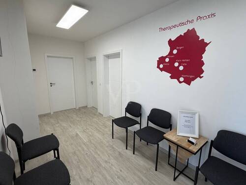 Flur & Wartebereich - 4 Zimmer Büro in Wathlingen