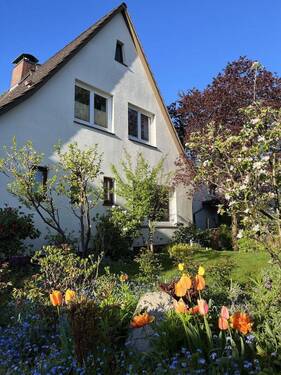 Straßenansicht - !!! PROVISIONSFREI - Hübsches Haus mit Herz in HH-Schenefeld - PROVISIONSFREI !!!