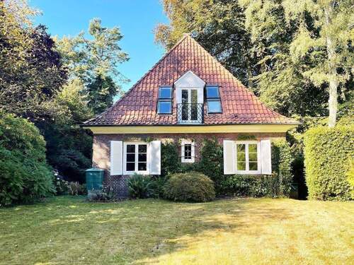 Rückansicht.jpg - 6 Zimmer Einfamilienhaus in Hamburg