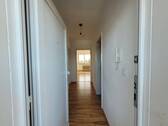 Flur_Wohnung_ - 2 Zimmer Etagenwohnung zum Kaufen in Bielefeld