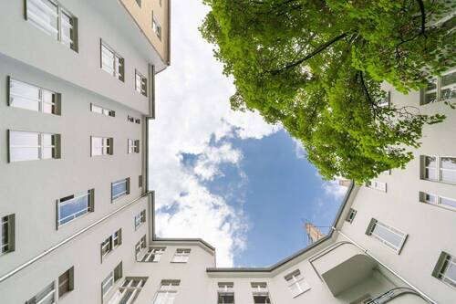 Hochwertig renovierte Fassade - 