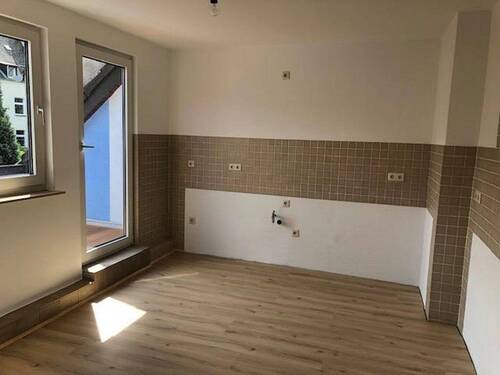 Wohnküche mit Ausg. z. Balkon - 