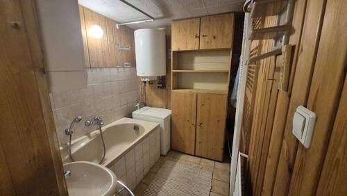 EG-Bad mit Wanne - 