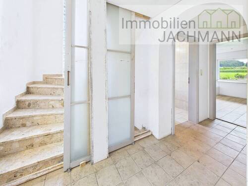 Treppenhaus ins OG - 