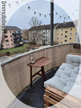 Balkon.jpg - Gepflegte Altbauwohnung in Biebrich! Balkon und TGL-Bad! Für den Single oder das Pärchen!