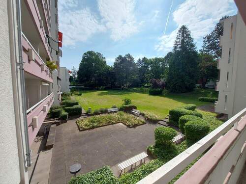 Hintere Grünanlage - 