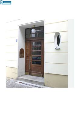 Hauseingang - 3 Zimmer Etagenwohnung in Berlin